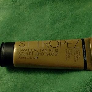 St. Tropez Gradual Tan Plus Sculpt and Glow